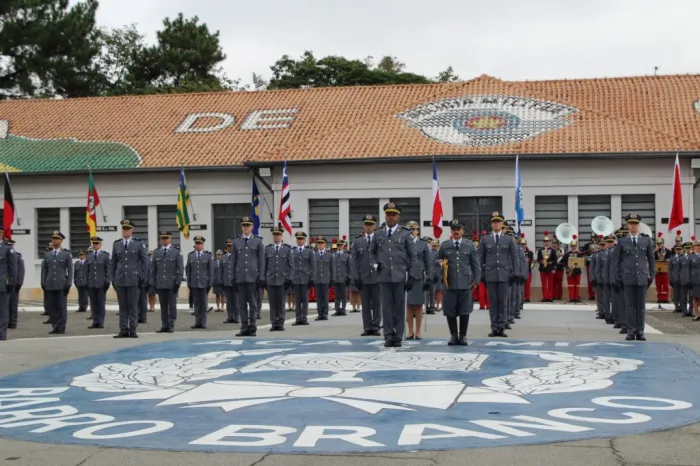 PM de SP forma mais de 200 alunos do Curso de Formação de Oficiais
