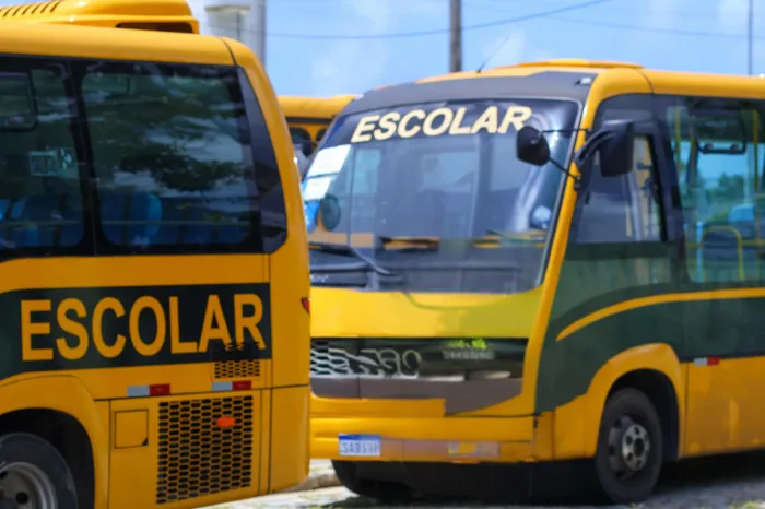 Detran/AL barra licenciamento de transporte escolar com mais de 15 anos