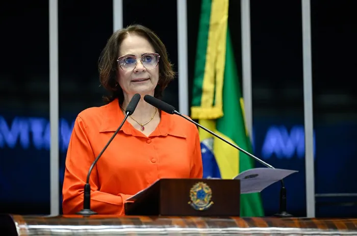 Damares destaca nova lei de prevenção ao suicídio entre jovens