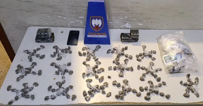 Polícia Militar recupera veículo, cumpre mandados e apreende grande quantidade de drogas em Guarapari