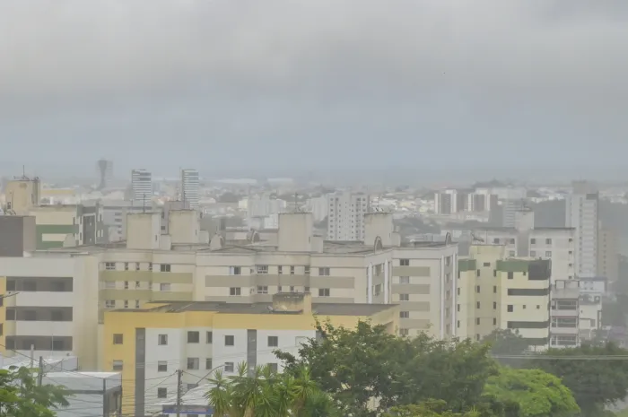 Vitória da Conquista segue com chuvas de baixa intensidade e temperaturas amenas desde sexta-feira, 22