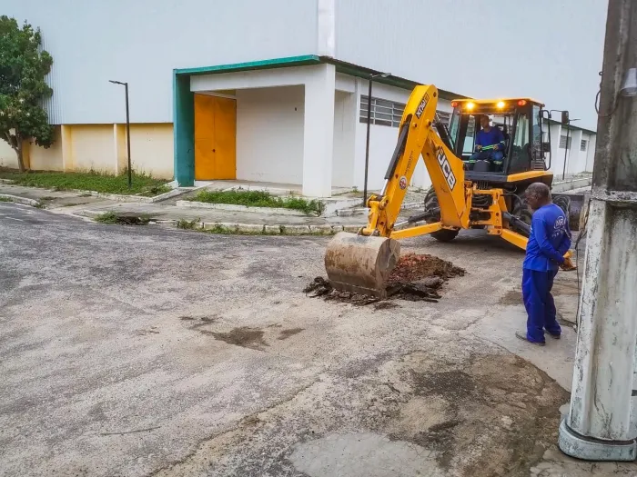Obras de drenagem e pavimentação seguem em ritmo acelerado em Alagoinhas