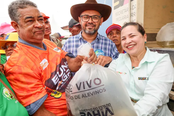 Seagri homenageia produtores do Extremo Sul e entrega equipamentos agrícolas na Euna Agro