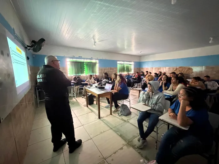 Maio Laranja: palestra na Escola Gildásio Pereira Castro debate segurança on-line e prevenção da violência