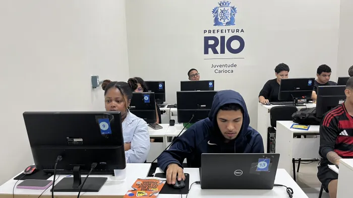 JUVRio inscreve jovens em novos cursos do projeto Rio do Futuro com 72 vagas na Casa da Juventude