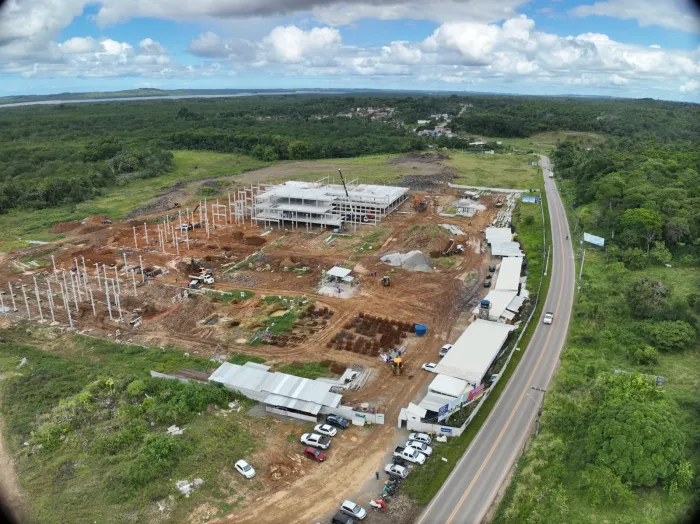 Obras do Hospital e Maternidade Regional da Costa do Dendê avançam em Valença