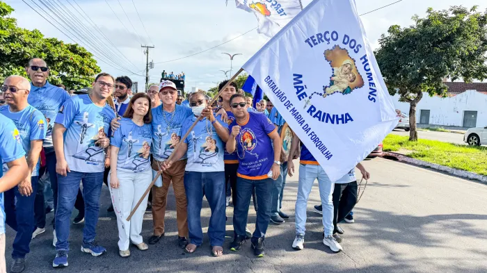 Helena Duailibe participa de caminhada em São Luís 