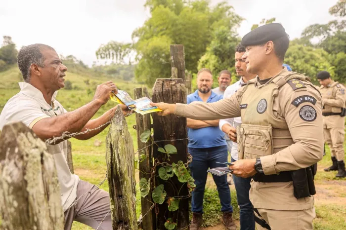 Candeias: SEMAN realiza ação educativa em parceria com a polícia militar e PRE