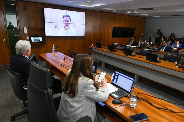 Para o relator, senador Camilo Santana (telão), o novo título promoverá o ecoturismo - Foto: Edilson Rodrigues/Agência Senado