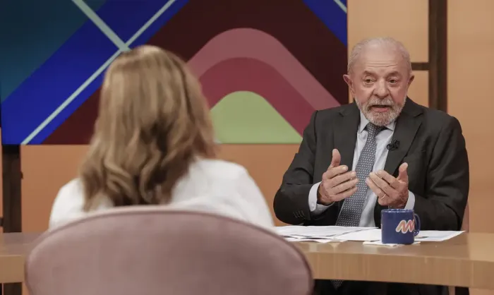 Edição especial com Lula dobra audiência do Sem Censura na TV Brasil