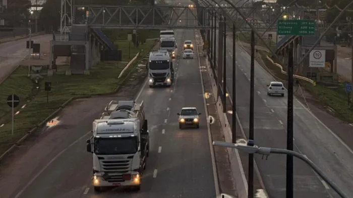 Licenciamento anual de veículos com placa final 5 vai até o dia 29 de maio