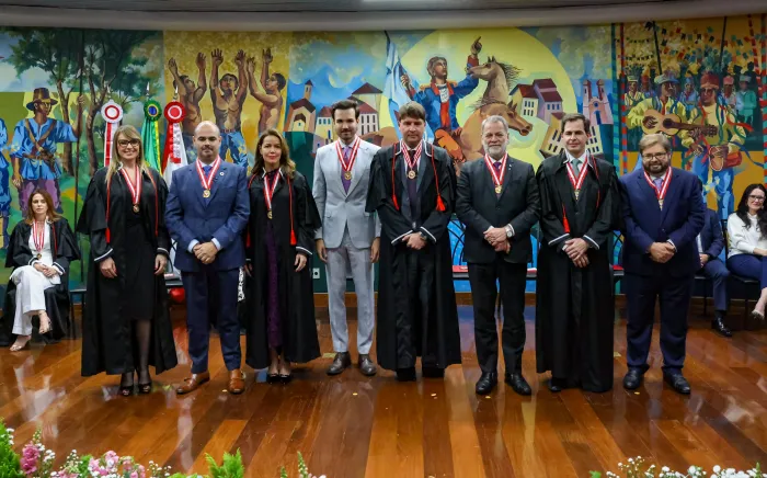 Governador recebe Medalha do Mérito Institucional do MPC-MG e empossa nova procuradora-geral do órgão