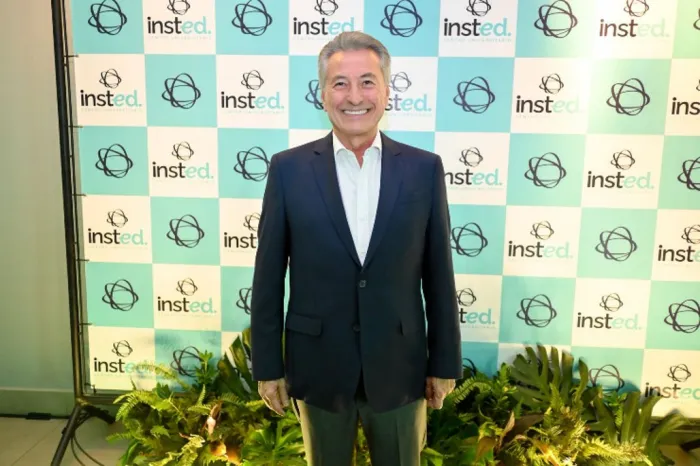 Deputado Hashioka prestigia posse da nova reitora do Insted Centro Universitário
