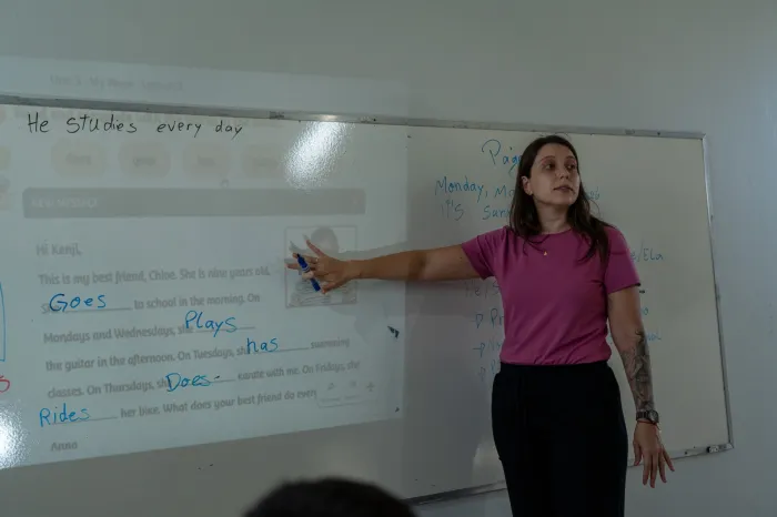 Educação que amplia fronteiras: ensino de inglês ganha força nas escolas municipais de Lucas do Rio Verde