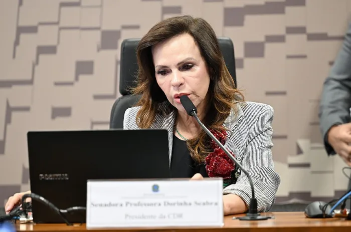 Avança projeto que limita retenção de fundos para pagamento do INSS