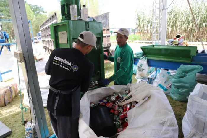 Iniciativa evidencia a importância do descarte correto e da coleta seletiva, considerando que os resíduos recicláveis geram renda e contribuem diretamente para a sustentabilidade ambiental