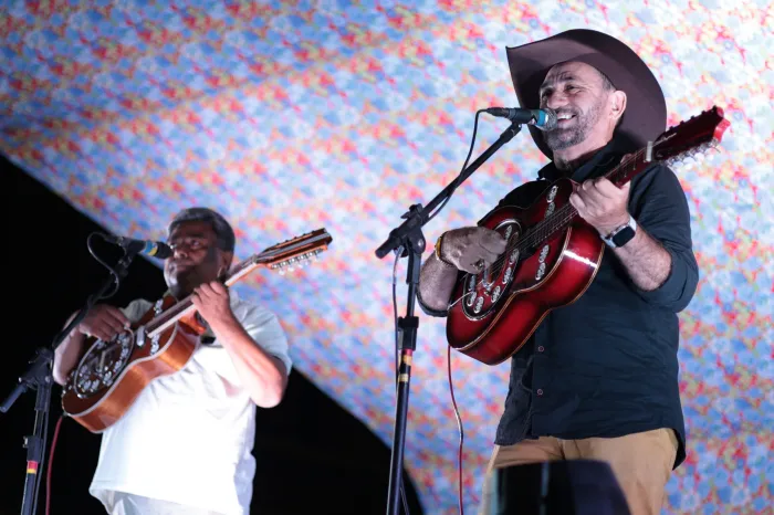 Com muita poesia e versos improvisados, Petrolina celebra a 40ª edição do Festival de Violeiros