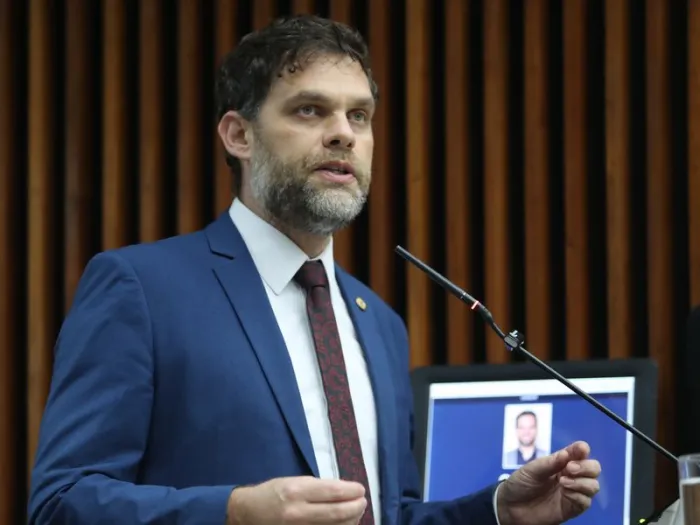 Maio Amarelo exige ações concretas para reduzir mortes no trânsito, diz deputado Goura (PDT)