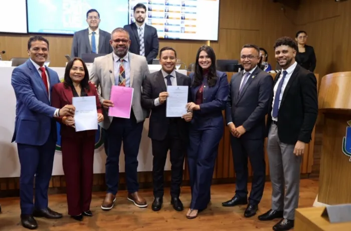 Comissão Especial entrega Minuta do novo Regimento Interno da Câmara de São Luís