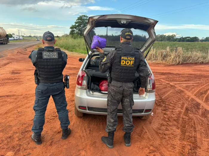 DOF prende dupla com maconha durante bloqueio em Ivinhema