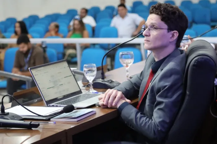 Franklin questiona Semas sobre suspensão de auxílio para pessoas em vulnerabilidade
