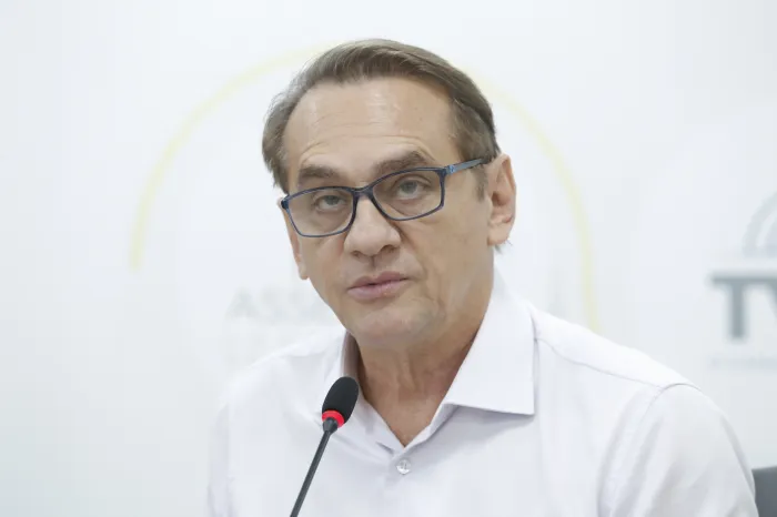 Deputado Wilson Santos defende a criação da carteirinha de identificação de pacientes que fazem uso de cannabis medicinalFoto: Helder Faria