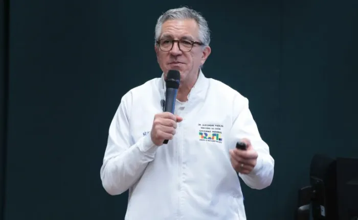 Ministro anuncia recorde de cirurgias no SUS; deputado diz que falta transparência nas filas
