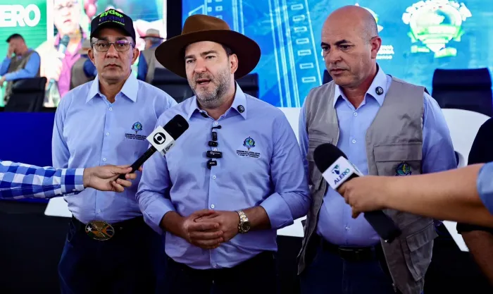  Durante a feira, o estande da Alero tem funcionado como espaço de diálogo (Foto: Thyago Lorentz | Secom ALE/RO)