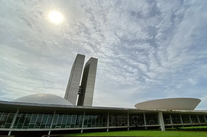 Após aprovação na Câmara, Senado analisará fim da escala 6x1