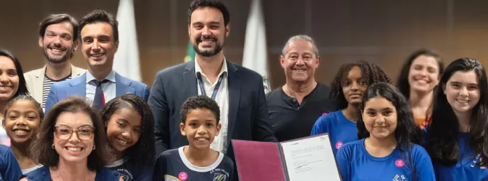 Secretaria de Educação fortalece cooperação internacional com assinatura de Memorando de Entendimento com a França