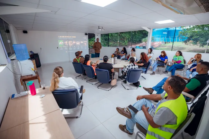 Professores participam de curso de meliponicultura na sede da Battre