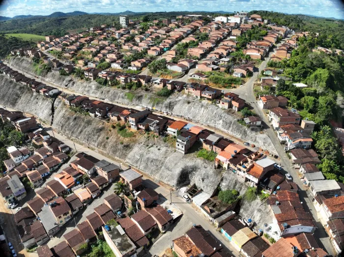 Contenções de encosta de Teolândia somam quase R$23 milhões em investimento do Governo do Estado