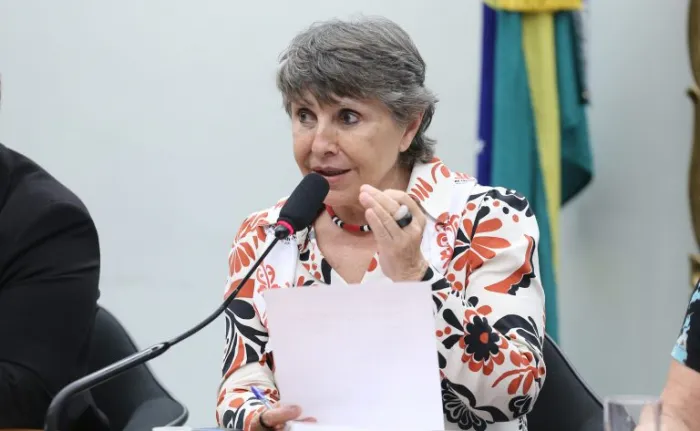 Comissão debate impactos sobre trabalhadores demitidos da Oi e da Serede