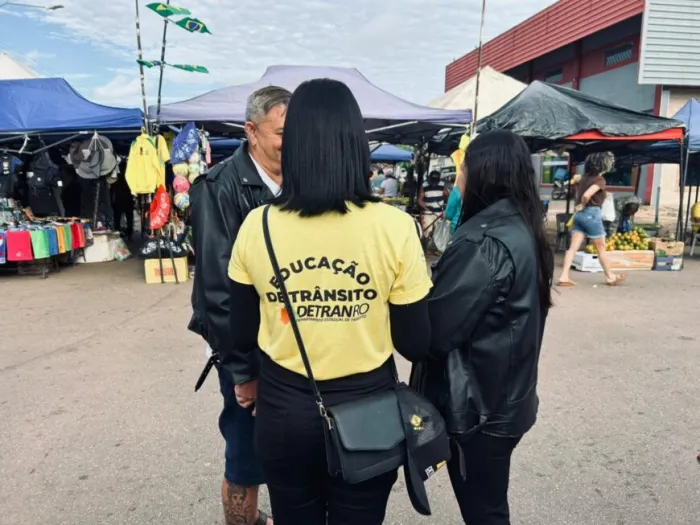Como estratégia de aprimorar as ações educativas de trânsito, Detran-Ro ouve a população em locais estratégicos