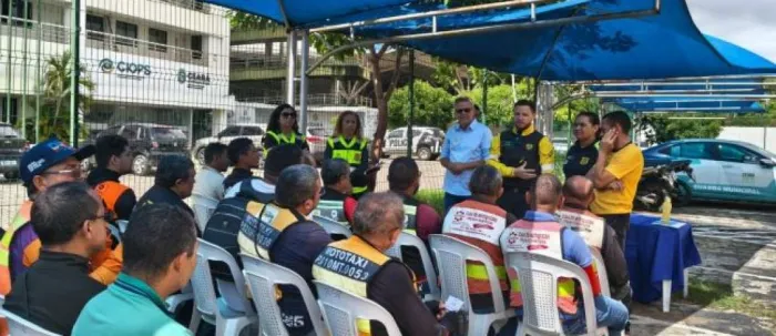 Detran-CE realiza ações alusivas ao Maio Amarelo em Lavras da Mangabeira e Juazeiro do Norte