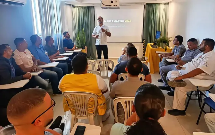 Hospital Regional de Arcoverde encerra programação do Maio Amarelo com blitz educativa e palestra sobre segurança no trânsito