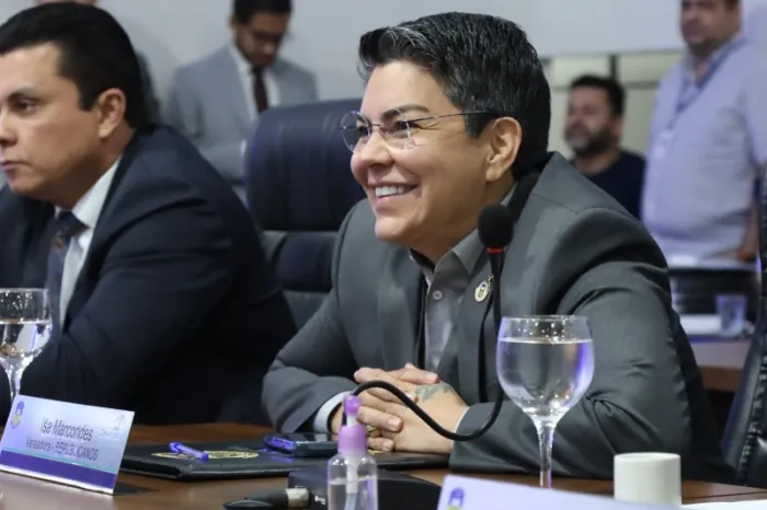 Vereadores acompanham parecer de comissão e rejeitam denúncia contra Isa Marcondes