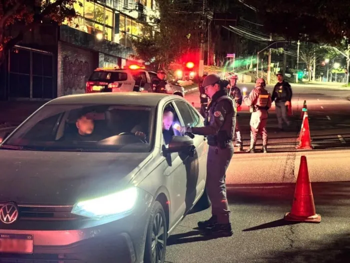 Megablitz da Lei Seca flagra mais de 250 motoristas sob efeito de álcool na capital paulista