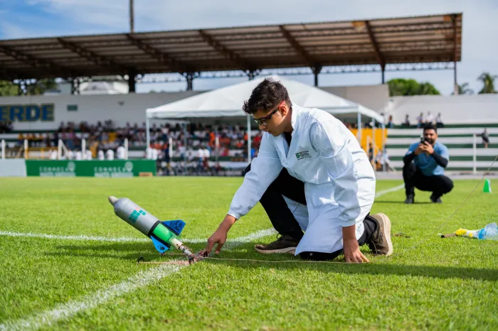 4ª Olimpíada Municipal de Foguetes transforma ciência em espetáculo educativo em Lucas do Rio Verde