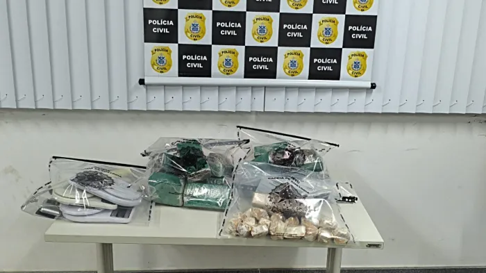 Oito quilos de drogas foram apreendidos durante ação de combate ao tráfico no município - 29/05/2026 - Fonte/Crédito: ASCOM - PCBA