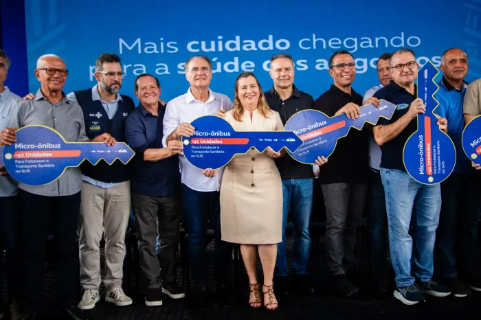 Governo de Alagoas participa da entrega de 47 veículos para o SUS em 15 municípios