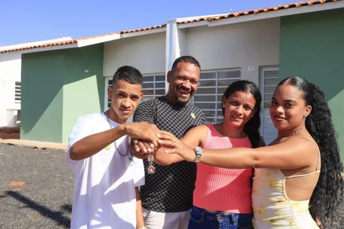Governo de SP atende mais de 400 famílias com casa própria e escritura na região de Rio Preto