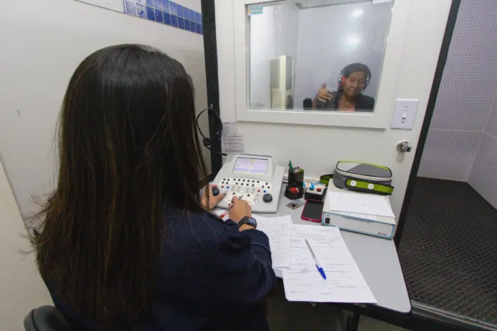 Pacientes voltam a ouvir e reencontram qualidade de vida com o Vira CG Saúde