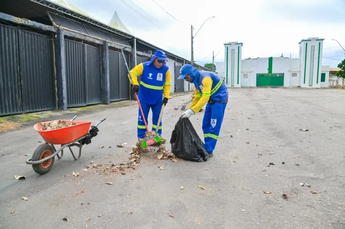 Mutirões de limpeza são intensificados nas zonas urbana e rural do município