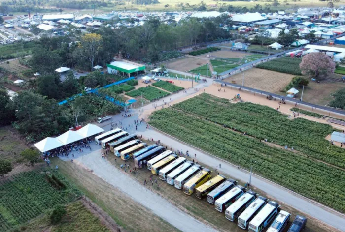 Cerca de 250 ônibus foram disponibilizados para deslocamento dos agricultores familiares à 13ª RRSI