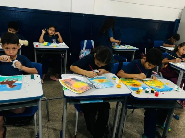Produção artística estimula criatividade dos estudantes na Escola Papa João Paulo II