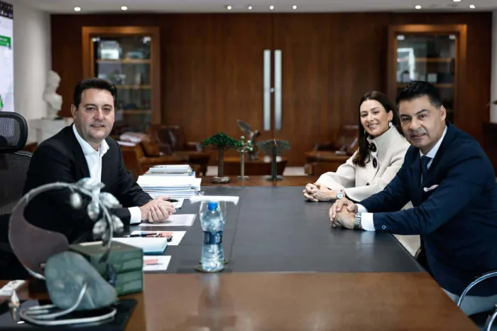 Ratinho Junior anuncia repasse de mais R$ 50 milhões para pavimentação em Ponta Grossa