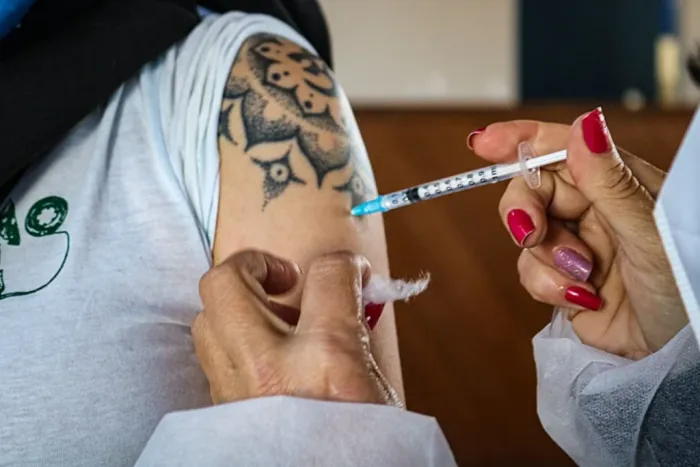 Vacinação contra a gripe está disponível para toda a população paulista