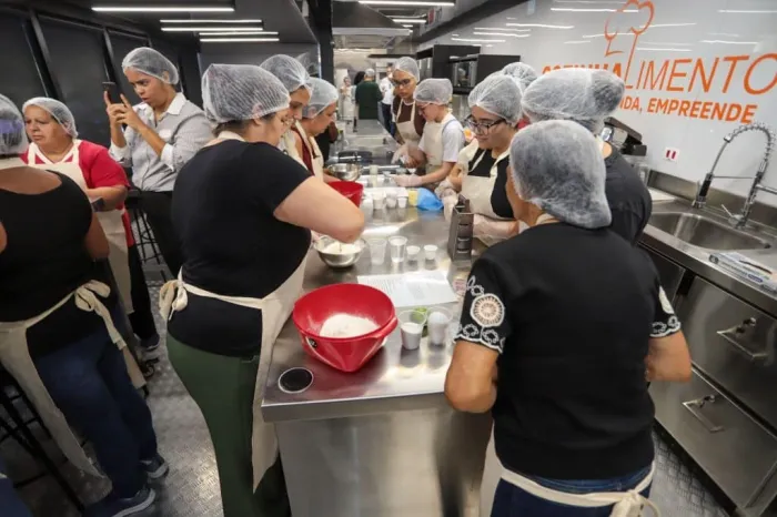 Carreta do Cozinhalimento já capacitou mais de 2,6 mil pessoas em 2026
