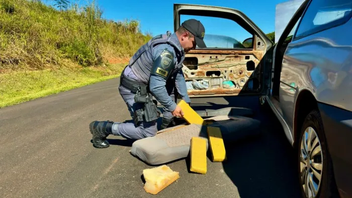 Polícia de SP prende quatro suspeitos com 200 kg de drogas em veículo adulterado em Pongaí